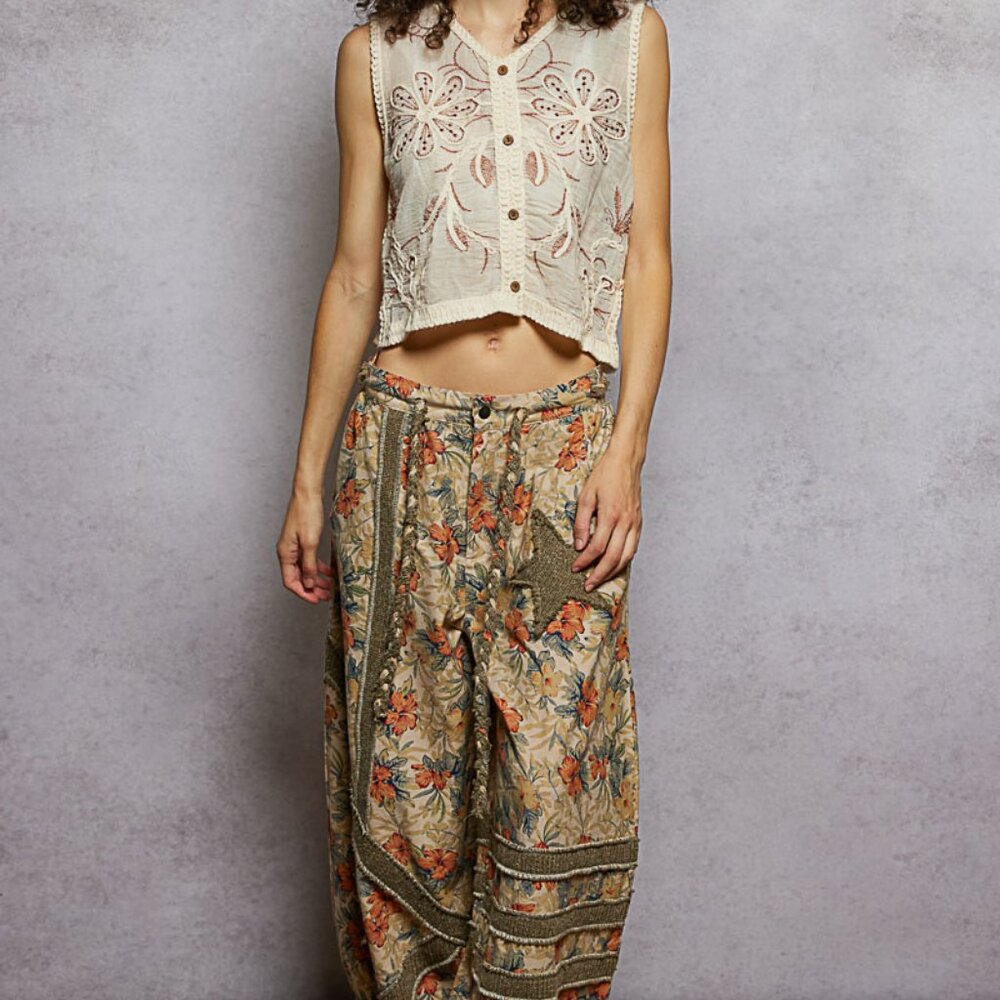 POL Floral Wide-Leg Pants with Star Patch - Picture 4 of 5